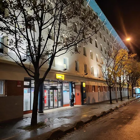 Hotelf1 Paris Porte De Montreuil * Bagnolet