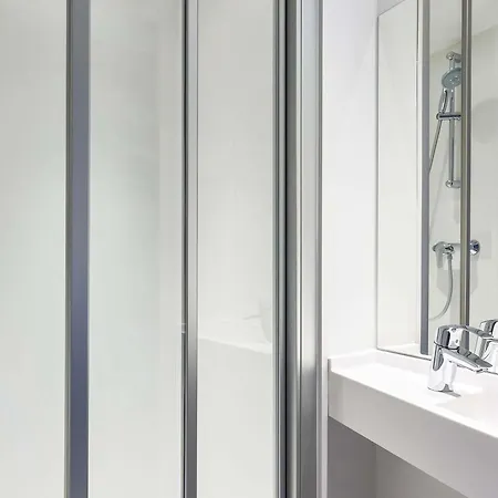 Hotelf1 Paris Porte De Montreuil *