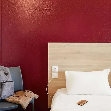 Hotel Hotelf1 Paris Porte De Montreuil