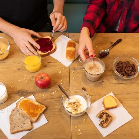 Hotelf1 Paris Porte De Montreuil Hotel Bagnolet