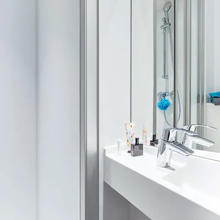 Hotelf1 Paris Porte De Montreuil Hotel