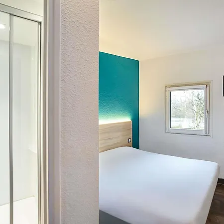 Hotel Hotelf1 Paris Porte De Montreuil