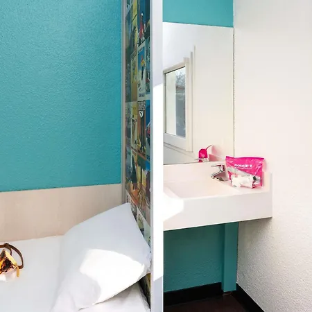 Hotel Hotelf1 Paris Porte De Montreuil *