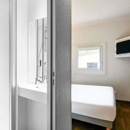 Hotelf1 Paris Porte De Montreuil Hotel *