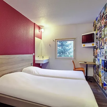 Hotelf1 Paris Porte De Montreuil בנולט