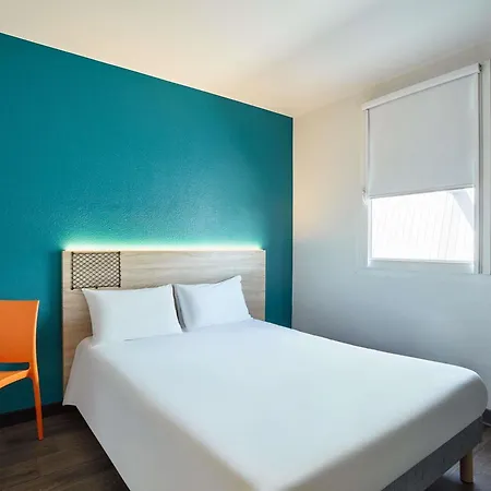 Hotell Hotelf1 Paris Porte De Montreuil