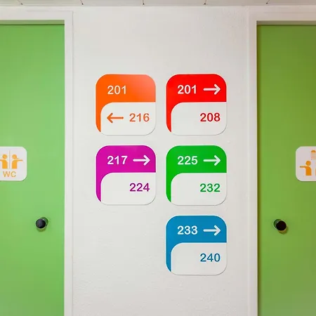 Hotelf1 Paris Porte De Montreuil Hotell Bagnolet