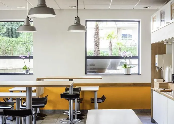 Hotel Hotelf1 Paris Porte De Montreuil